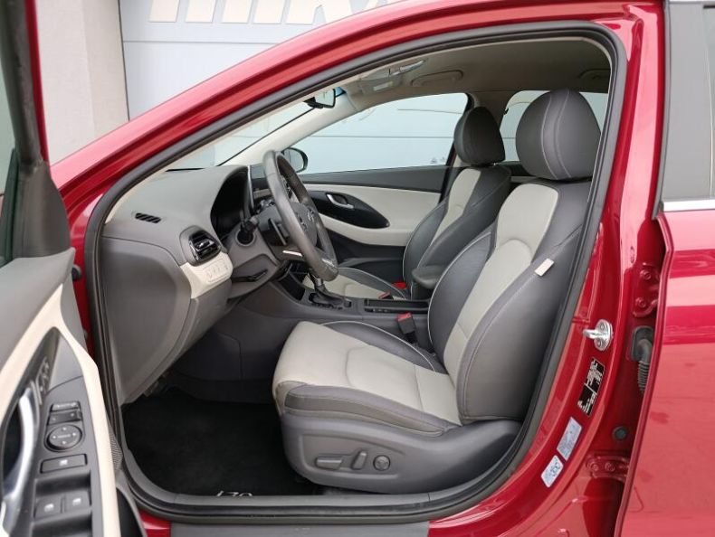 Hyundai i30 - hlavní fotka