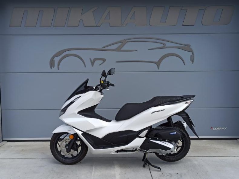 Honda PCX - hlavní fotka