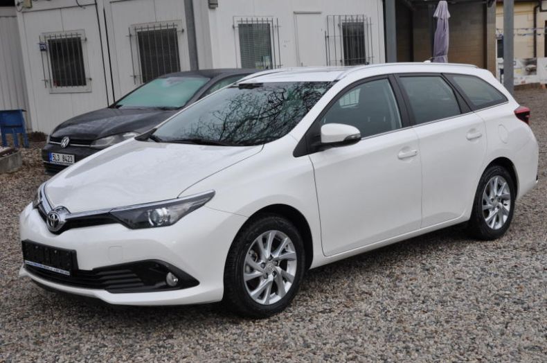 Toyota Auris - hlavní fotka