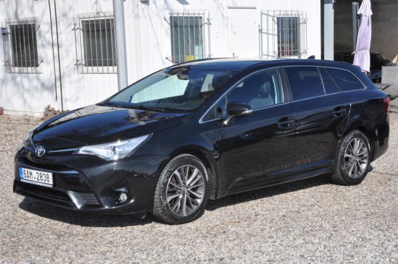 Toyota Avensis - hlavní foto