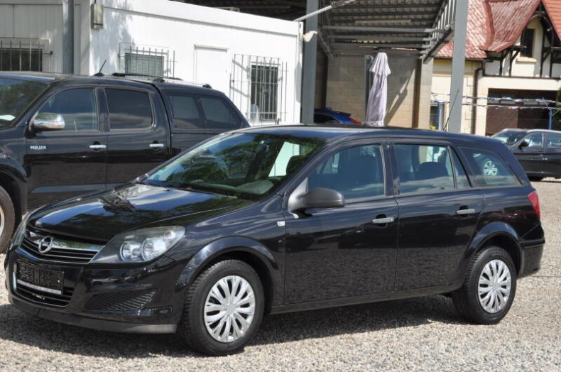 Opel Astra - hlavní foto