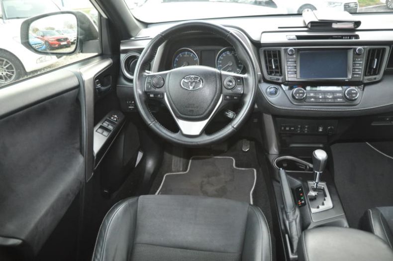 Toyota RAV 4 - hlavní fotka