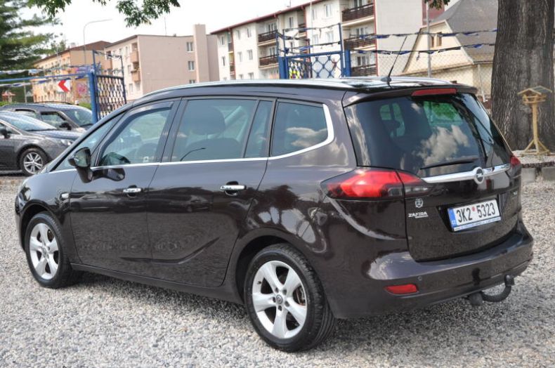 Opel ZAFIRA 2012 من جمهورية التشيك