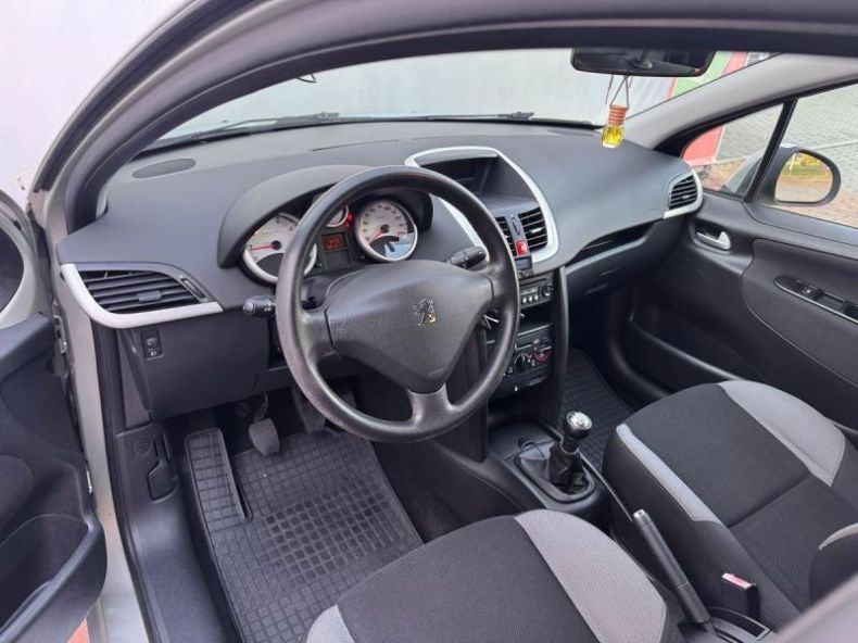 Peugeot 207 - hlavní fotka