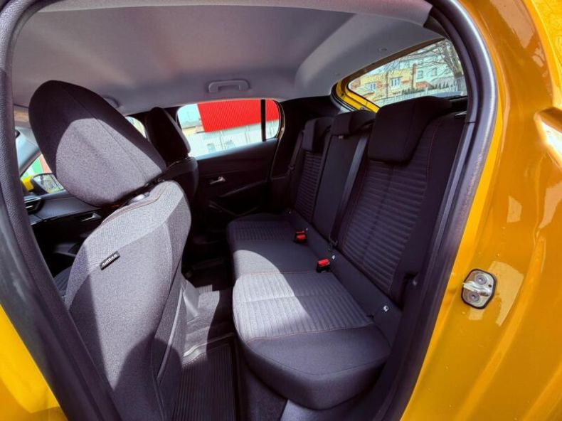 Peugeot 208 - hlavní fotka