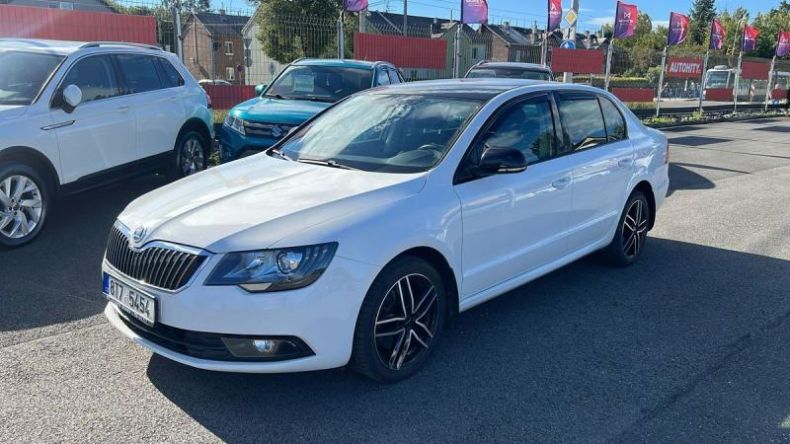 Škoda Superb - hlavní foto