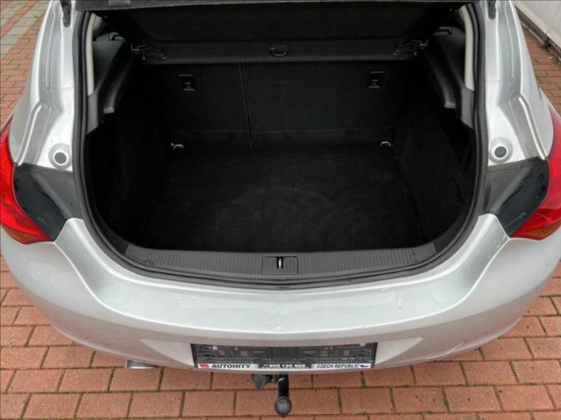 Opel Astra - hlavní fotka