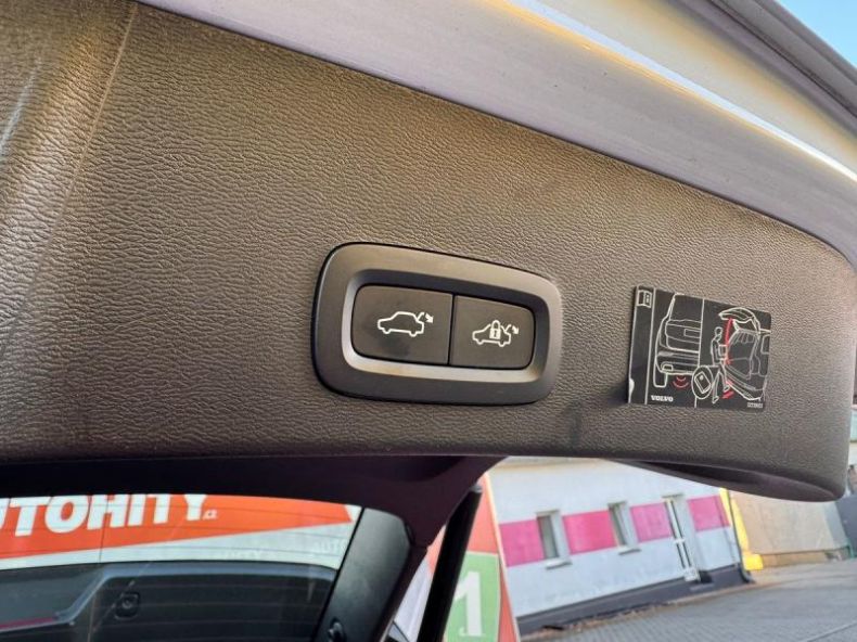 Volvo XC40 - hlavní fotka