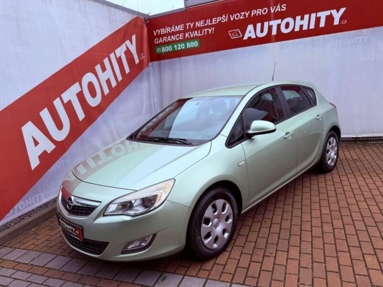 Opel Astra - hlavní foto