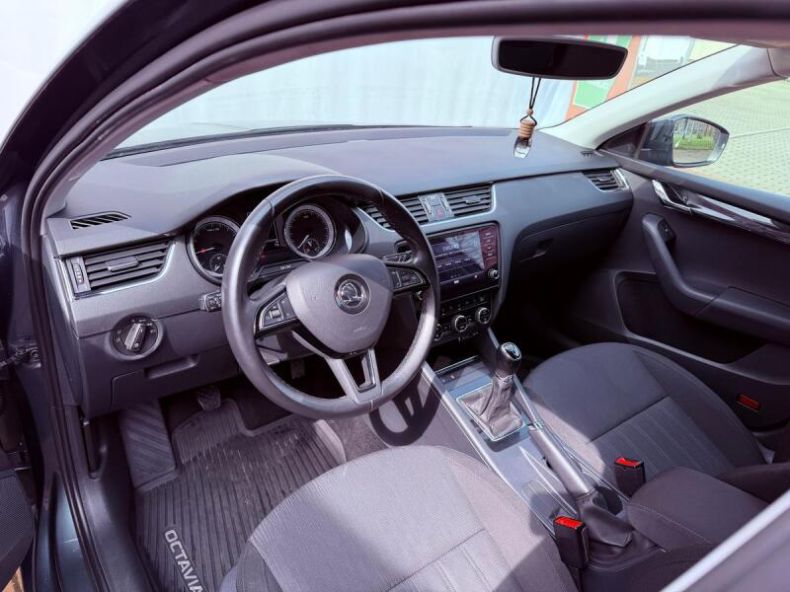 Škoda Octavia - hlavní fotka