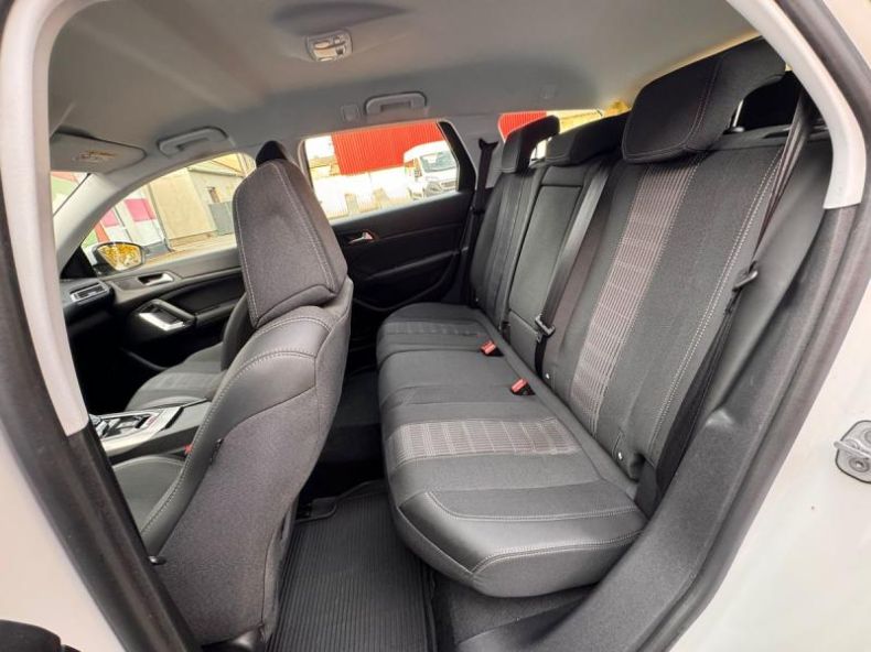 Peugeot 308 - hlavní fotka