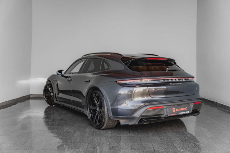 Porsche Taycan - hlavní fotka