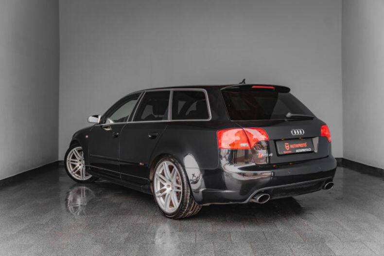 Audi RS 4 - hlavní fotka