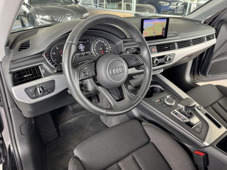 Audi A4 - hlavní fotka