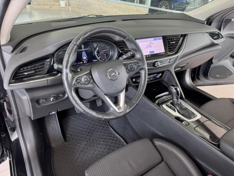Opel Insignia - hlavní fotka