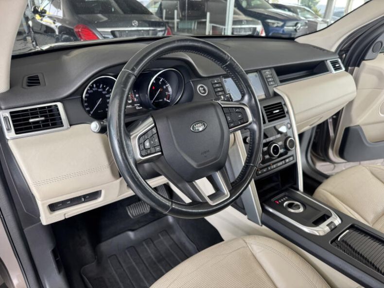 Land Rover Discovery - hlavní fotka