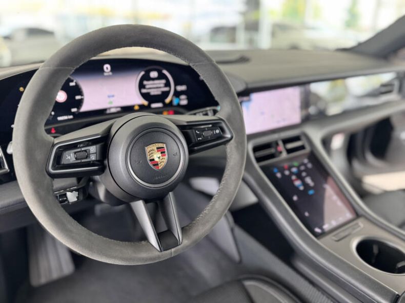 Porsche Taycan - hlavní fotka