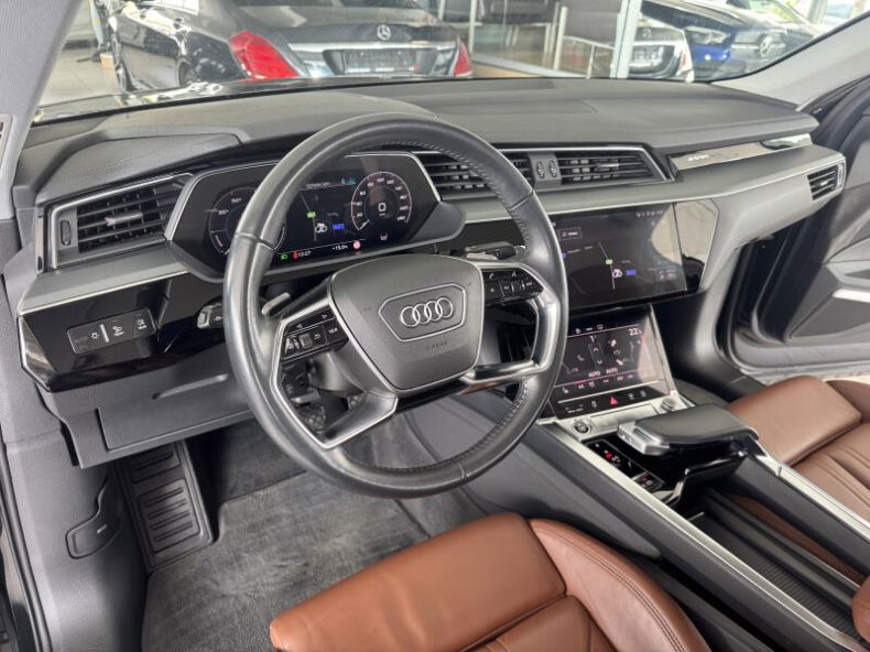 Audi E-tron - hlavní fotka