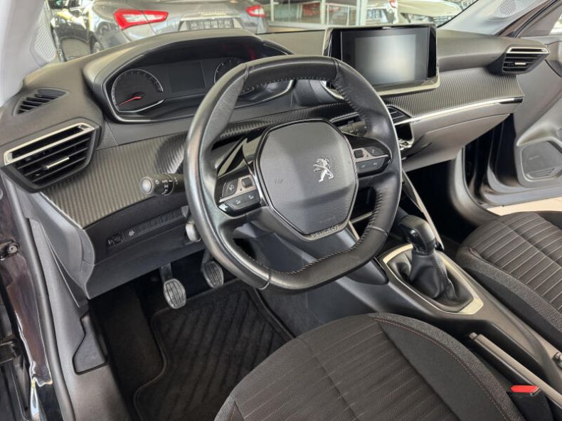 Peugeot 208 - hlavní fotka