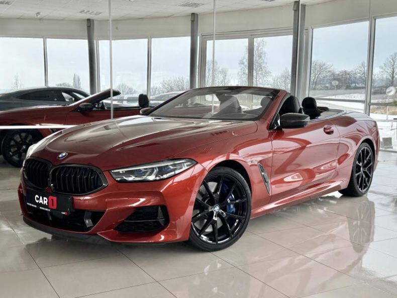 BMW M8 - hlavní fotka