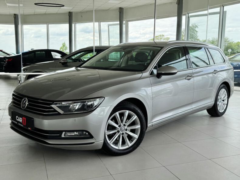 Volkswagen Passat - hlavní foto