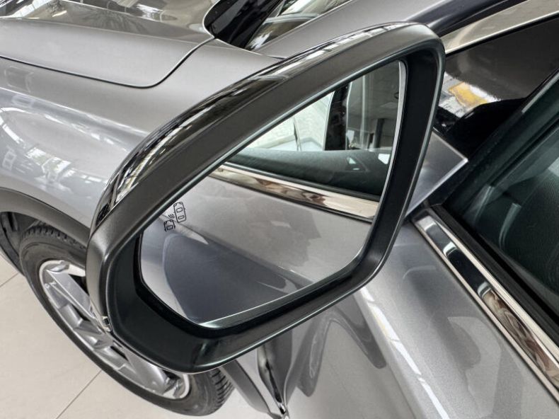 DS Automobiles DS7 Crossback - hlavní fotka