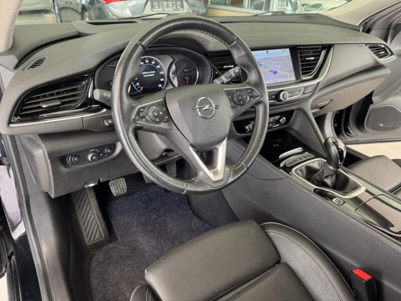 Opel Insignia - hlavní fotka