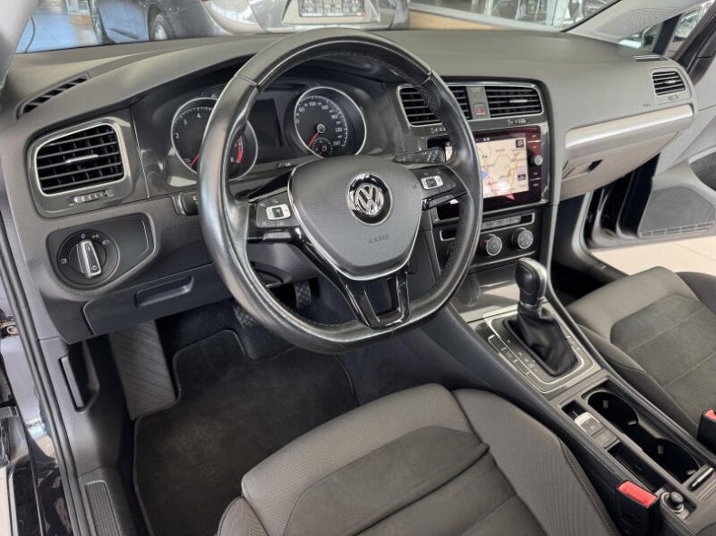 Volkswagen Golf - hlavní fotka