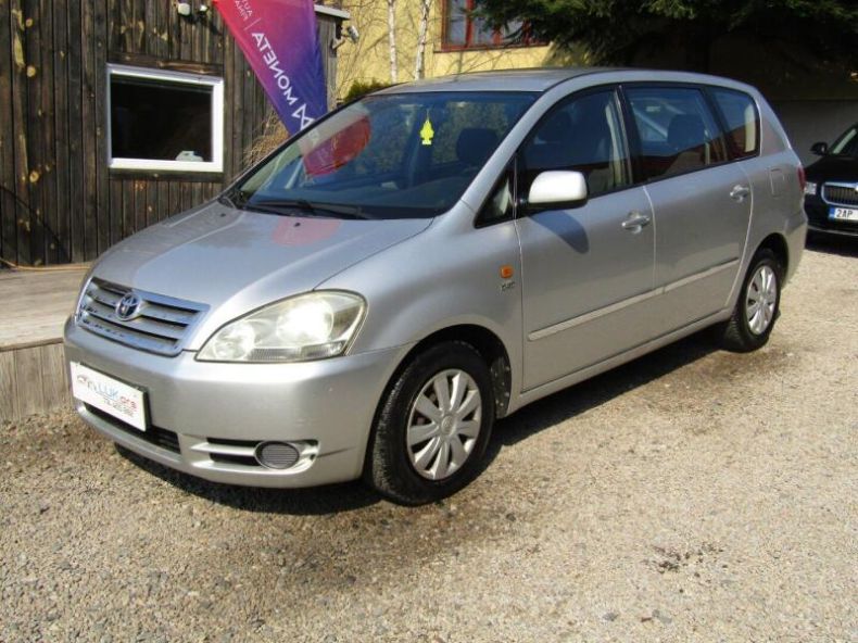 Toyota Avensis - hlavní foto