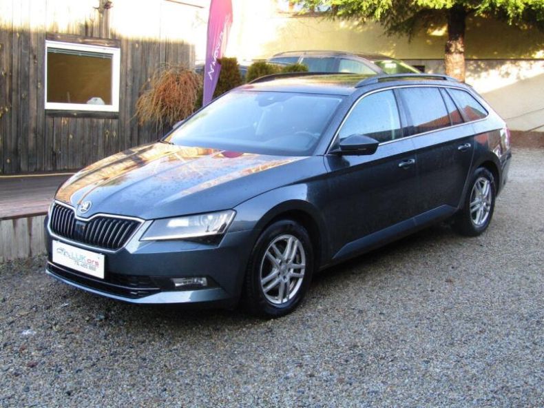 Škoda Superb - hlavní foto
