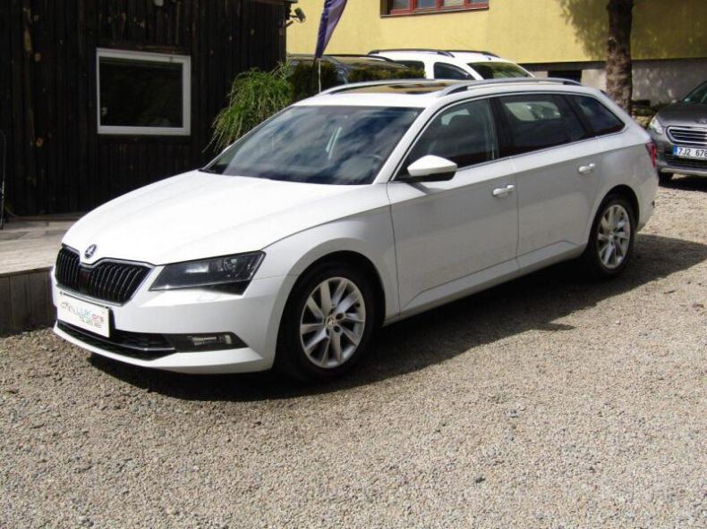 Škoda Superb - hlavní foto