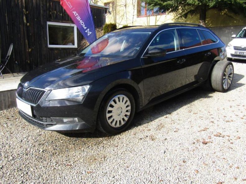 Škoda Superb - hlavní foto
