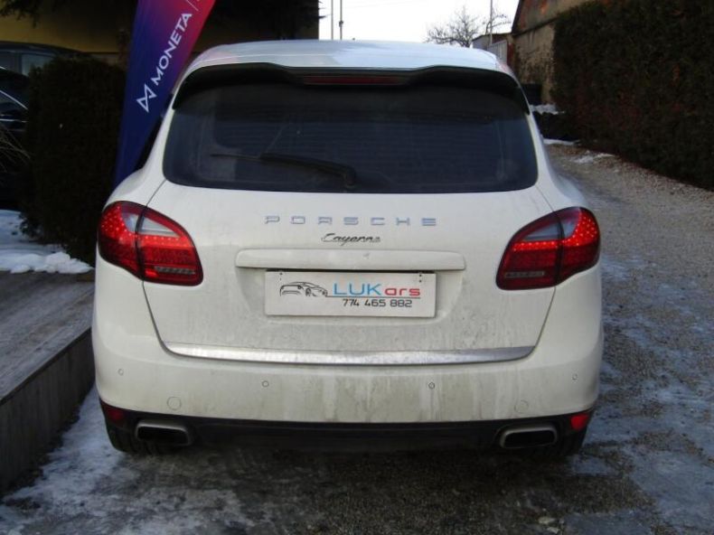 Porsche Cayenne - hlavní fotka