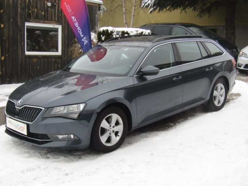 Škoda Superb - hlavní foto