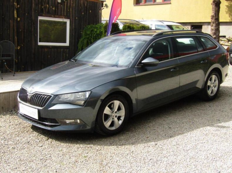 Škoda Superb - hlavní foto