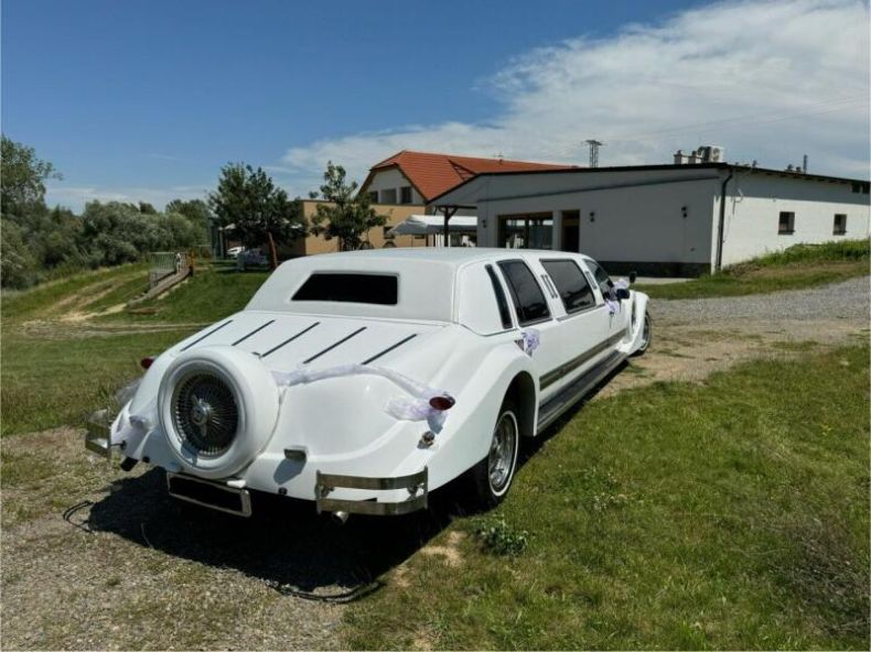 Lincoln Town car - hlavní fotka