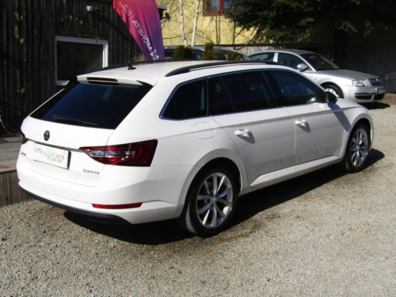 Škoda Superb - hlavní fotka
