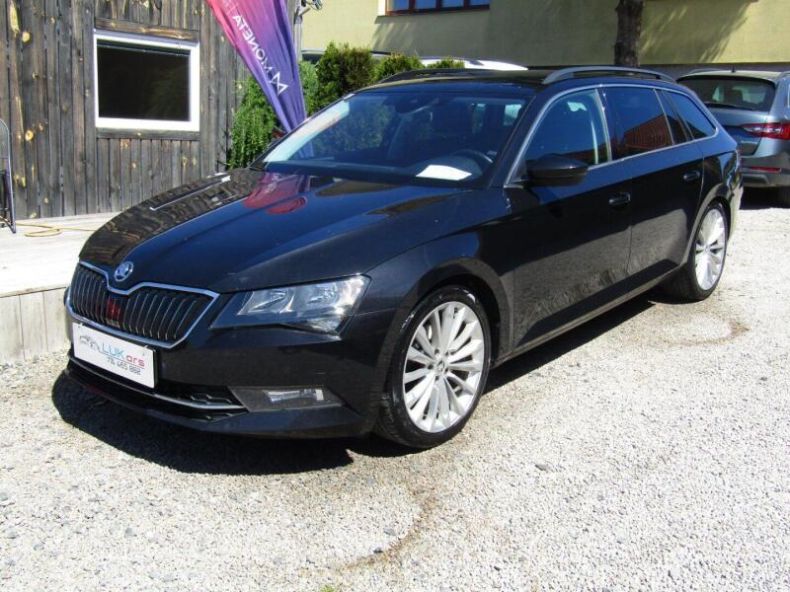 Škoda Superb - hlavní foto