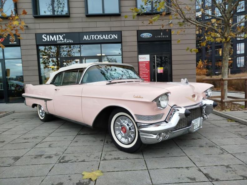 Cadillac DeVille - hlavní foto