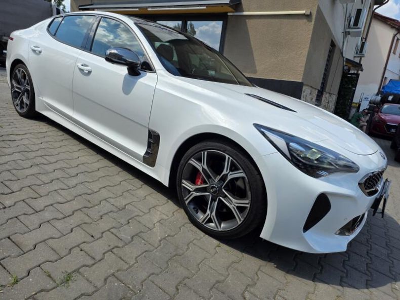 Kia Stinger - hlavní foto