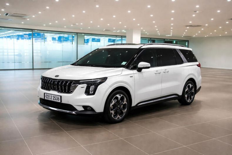 Kia Carnival - hlavní foto