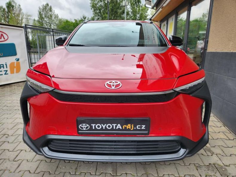 Toyota bZ4X - hlavní foto