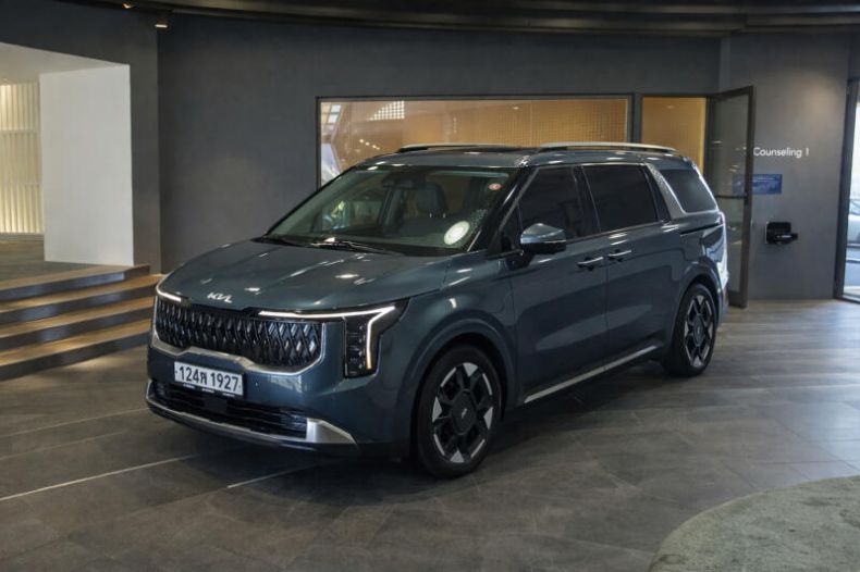 Kia Carnival - hlavní foto