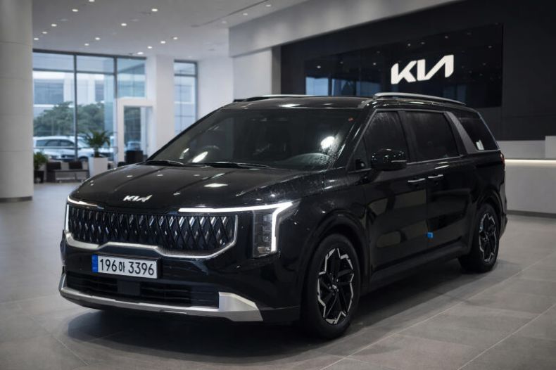 Kia Carnival - hlavní foto