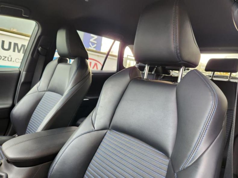 Toyota RAV 4 - hlavní fotka