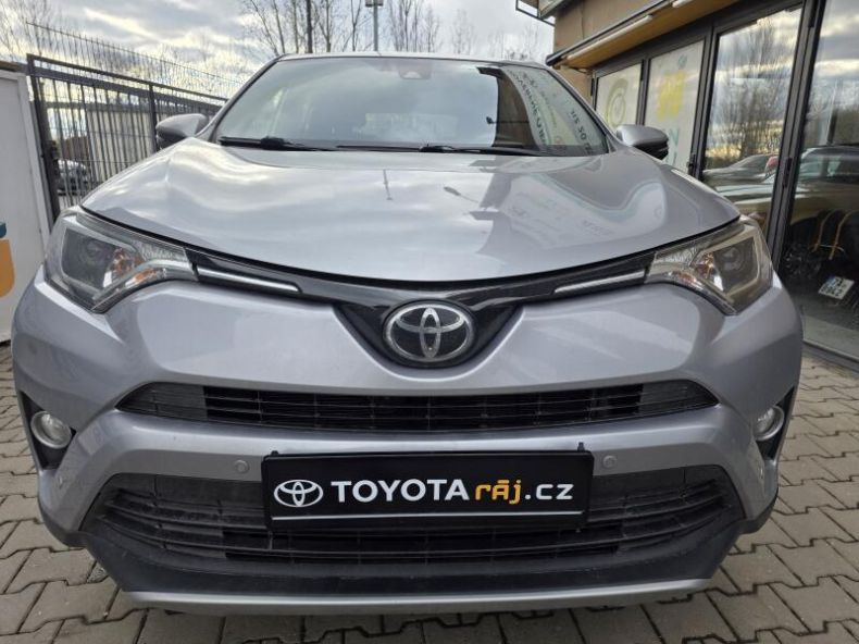 Toyota RAV 4 - hlavní fotka
