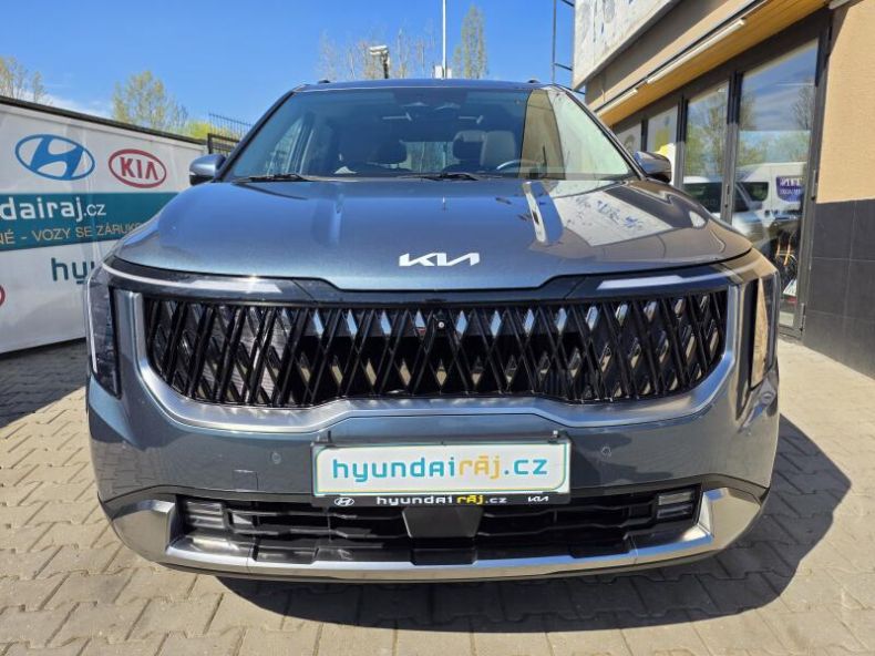 Kia Carnival - hlavní foto