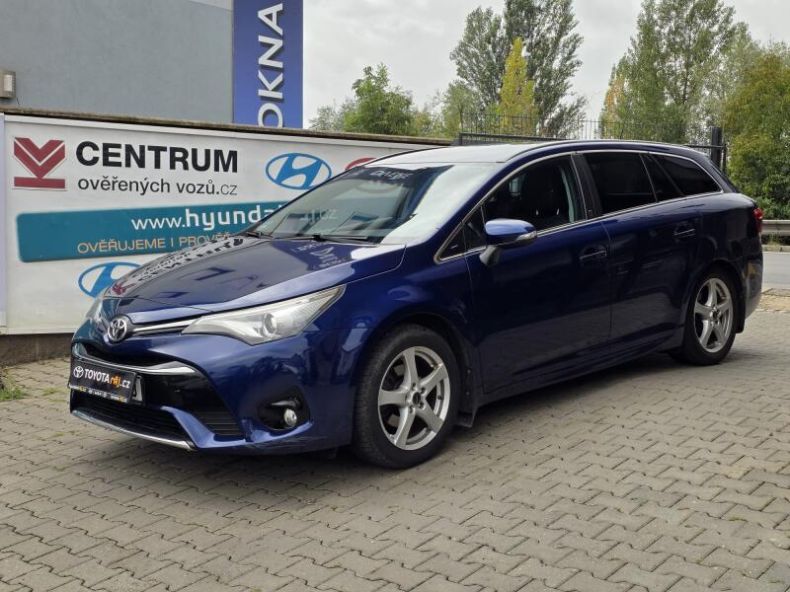 Toyota Avensis - hlavní foto