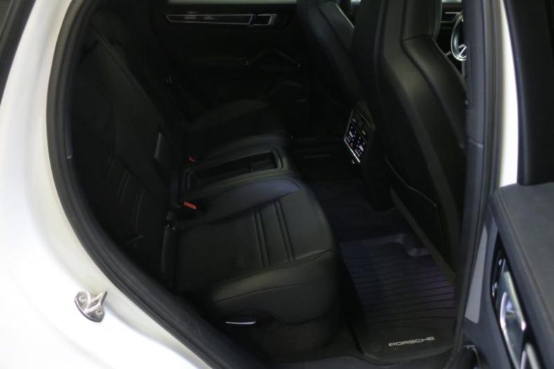 Porsche Cayenne - hlavní fotka