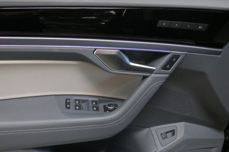 Volkswagen Touareg - hlavní fotka